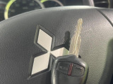 【キーレス】少し離れた場所からでもボタン一つでドアの開錠・施錠ができるのでとっても便利!ドアの鍵穴周りに傷をつけることもありません♪