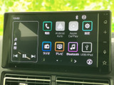多彩な機能を備えたナビゲーションシステムで、快適なドライブをサポート。スマートフォン連携機能も搭載し、日常の移動をもっと便利に。