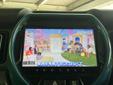 停車中にTVや映像を楽しめる機能が搭載されています。休憩時などに、リラックスした時間をお過ごしいただけます。