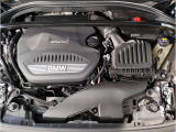 【BMWクリーンディーゼル】市場をリードするディーゼルエンジン。低回転ステージ専用ターボが走り出しから効果的に過給を行いスムーズな発進加速や低燃費を実現。ディーゼルの常識を超えたスポーティな走りを!