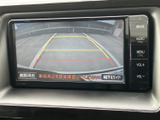 後方確認をサポートするモニター画面。狭い道や駐車時にも、安全に運転できます。運転に自信がない方にもおすすめです。