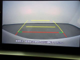 狭い駐車場や立体駐車場などもリアルに映るバックガイドモニター付でラクラク駐車♪