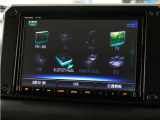 オートエアコン搭載。好みの温度に設定するだけで、風向や風量を自動でコントロール!いつでも快適な車内環境に。
