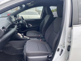 運転しやすい視界と操作性の高いインターフェイス。快適なドライビングをサポートする空間設計です。