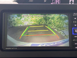 バックモニター付きで、狭い場所での運転や駐車が格段に楽になります。安全確認をサポートし、安心感を与えます。