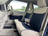 運転席周りはシンプルで操作性に優れています。すぐに慣れて、快適なドライブを楽しめるでしょう。