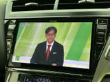 停車中にテレビやビデオを楽しめるTVモニターを搭載。長距離移動の休憩時などに、リラックスした時間を過ごせます。