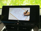 停車中、同乗者の方に楽しんでいただけるTV機能。長距離移動も退屈しません。家族でのドライブに最適です。