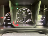 視認性の高いメーター類が、運転に必要な情報を的確に伝達。運転に集中できる環境が整っています。