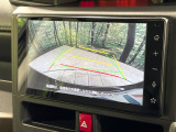 【バックカメラ】駐車時に後方がリアルタイム映像で確認できます。大型商業施設や立体駐車場での駐車時や、夜間のバック時に大活躍!運転スキルに関わらず、今や必須となった装備のひとつです!