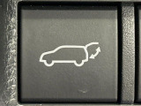 【パワーバックドア】スマートキーや運転席のボタンを押すだけでリアゲートが自動で開閉します!荷物を持っている時や、高い位置にあるバックドアを閉める際に便利な機能です♪