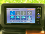 多様なソースに対応し、お好みの音楽を楽しめます。CDやUSB、Bluetoothなど、様々なメディアをサポートしています。