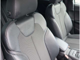 Audi正規ディーラーが高品質をお約束。高度な訓練・教育を受けたAudi専任メカニックが、100項目にもおよぶ精密な点検を実施いたします。すべてをクリアしたAudi車だけが、あなたのお手元に届けられるのです。