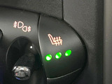 ●フロントシートヒーティング:運転席・助手席共に三段階で調節が可能なシートヒーターを装備しております。季節を問わず快適にご使用いただけます。
