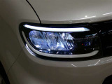 LEDヘッドライトです。デザイン性がよくとても明るいので、夜間の走行や悪天候でも安心です。しかも長寿命!