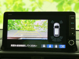 後方状況を安全確認できるモニターが搭載されています。狭い道や駐車時にも安心の運転をサポートします。