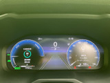 わかりやすいデザインのメータークラスター。重要な情報をスムーズに確認でき、安全運転をサポートします。