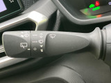雨の日の運転をサポートするワイパー操作も、直感的に行えます。雨量に応じて、最適なワイパー作動を選択できます。