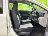 座り心地の良いシートと、運転しやすい操作性。快適な運転環境が実現されています。時間を忘れて運転に集中できます。広々とした室内空間です。