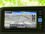 目的地までスムーズに案内。高精細な地図表示で、初めての道でも安心です。運転に集中できる頼もしい相棒として、お出かけをサポートします。