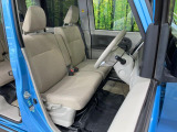 運転席シート廻りは使用感も少なく、良好な状態となっています。丁寧に使われていたことがよくわかりますね。