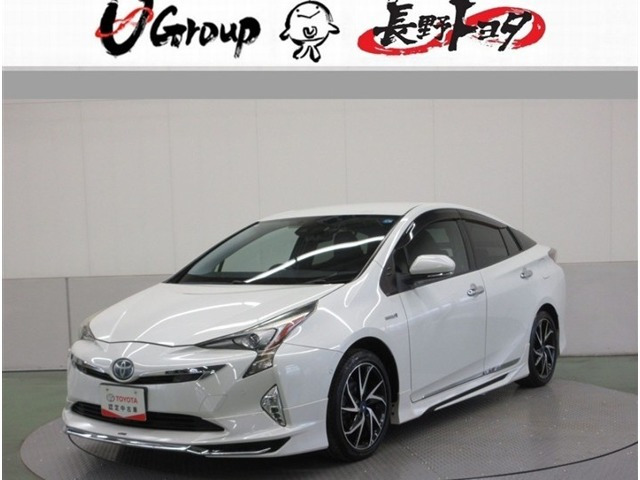 プリウス 1.8 A プレミアム ツーリングセレクション E-Four 4WD 