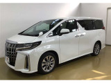 【人気のホワイトパールカラー】太陽の光がが反射してキラキラしたボディーが美しさを際立てます