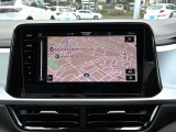 スマートフォン用アプリ[Apple CarPlay][Android Auto]対応の純正ナビ Discover Pro を装備、ラジオのほか、USB、Bluetoothハンズフリー通話にも対応。