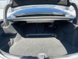 【トランク】乗車人数や荷物の形・大きさなどに合わせて様々なアレンジが可能な分割可倒式シート。バックレストを前方に倒すことで、トランクスペースを拡大することができます。