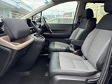 運転しやすい視界と、操作しやすい配置。快適なドライビングをサポートします。長時間の運転でも疲れにくいのが魅力です。
