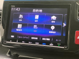 高精細な画面で、快適なドライブをサポート。多彩な機能で、あなたのカーライフをより豊かに彩ります。