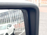 ●ブラインドアシストセンサー:視角からの車を感知し、ドライバーが車線変更を行う際に、警告音と共に注意を促してくれる安全支援機能です!