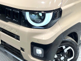 【LEDヘッドライト】悪天候や夜間走行時も良好な視界を確保し安心して運転できる高輝度LEDヘッドライトを装備!点灯速度が早く、消費電力も抑えられています。