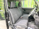 運転席まわりには十分なスペースがあり、大柄な方でもゆったり運転していただける環境です。
