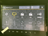 多彩な機能を備えたディスプレイで、快適なドライブをサポートします。ラジオやCDはもちろん、Bluetooth接続も可能です。
