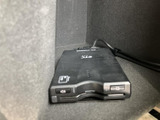 高速道路の料金所をスムーズに通過できるETC車載器を搭載。お財布の心配なく、快適な長距離ドライブを楽しめます。スムーズな移動をサポート。