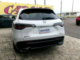 全方位モニター付きですので車庫入れ等、運転に自身のない方でも安心です!リアワイパーもついてます。