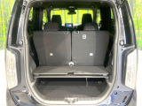 普段のお買い物や通勤、送迎等に十分な荷室スペースを確保しております。セカンドシートを倒すと、大きな荷物の積載も可能です♪