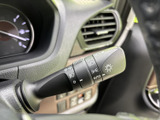 操作しやすいウインカーレバーで、安全な車線変更をサポート。直感的な操作感で、運転に集中できます。細部までこだわった設計です。