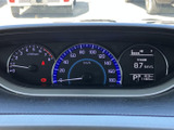 視認性の高いメーター類。運転に必要な情報を一目で確認できます。安全運転をサポートする、見やすいデザインです。