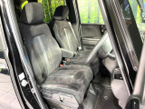 運転席まわりには十分なスペースがあり、大柄な方でもゆったり運転していただける環境です。