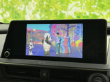 停車中に、お気に入りの番組や映像を楽しむことができます。長距離移動のお供に最適です。家族でのドライブもさらに楽しくなります。