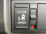 【パワースライドドア】スマートキーや運転席のスイッチでスライドドアの開閉が可能♪電動だから力を入れてドアを開ける必要が無く、小さいお子様でも、重い荷物を持っている時もラクに開け閉めできます♪