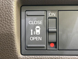 【パワースライドドア】スマートキーや運転席のスイッチで後席スライドドアの開閉が可能♪電動だから力を入れてドアを開ける必要が無く、小さなお子様でも簡単に開け閉めでき快適です♪