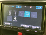 多様なソースに対応し、お好みの音楽を楽しめます。ラジオやCDはもちろん、Bluetooth接続でスマートフォンも簡単に連携可能です。