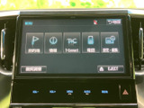 様々な情報を表示できるモニター画面。車両の状態や設定などを確認でき、快適な運転をサポートします。