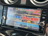 停車中には、TVで番組を視聴できるので、待ち時間も快適に過ごせます。エンターテイメント機能が充実しています。