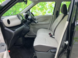 運転しやすいように配置されたスイッチ類が便利。快適な運転環境をサポートします。