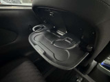 ドリンクホルダーがあるのはとっても便利!折りたたむとコンパクトに収納できるのも高ポイントです♪