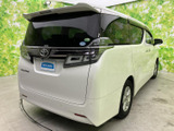 リアビューも洗練された印象。安定感のあるフォルムは、運転に安心感を与えます。上質なデザインが際立つ一台です。